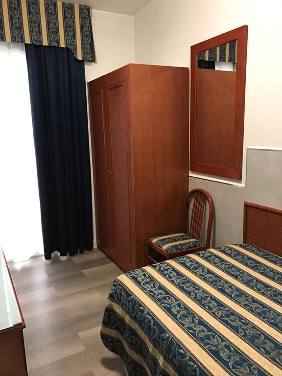 Hotel Colombo Lido di Jesolo Dış mekan fotoğraf