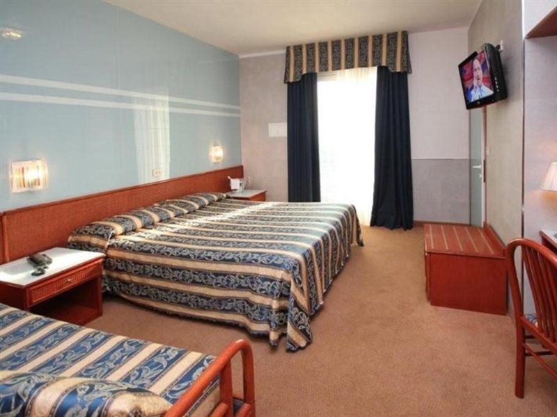 Hotel Colombo Lido di Jesolo Dış mekan fotoğraf