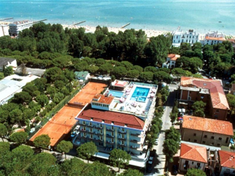 Hotel Colombo Lido di Jesolo Dış mekan fotoğraf